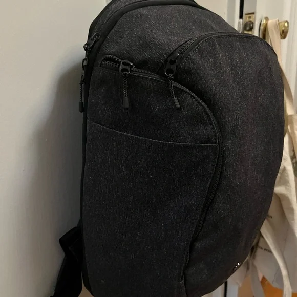 Lululemon backpack - Picture 3 of 6